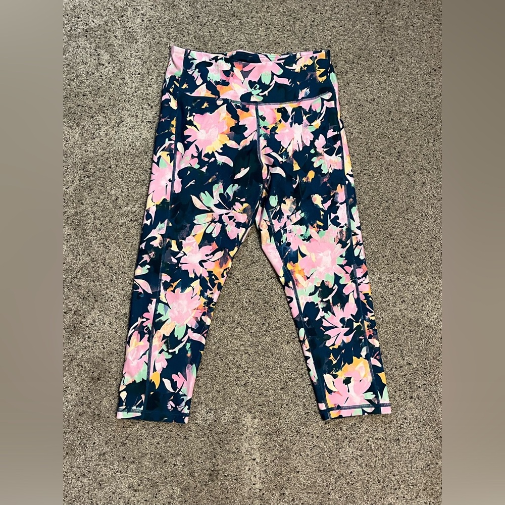 TEK GEAR work out Capri leggings Large